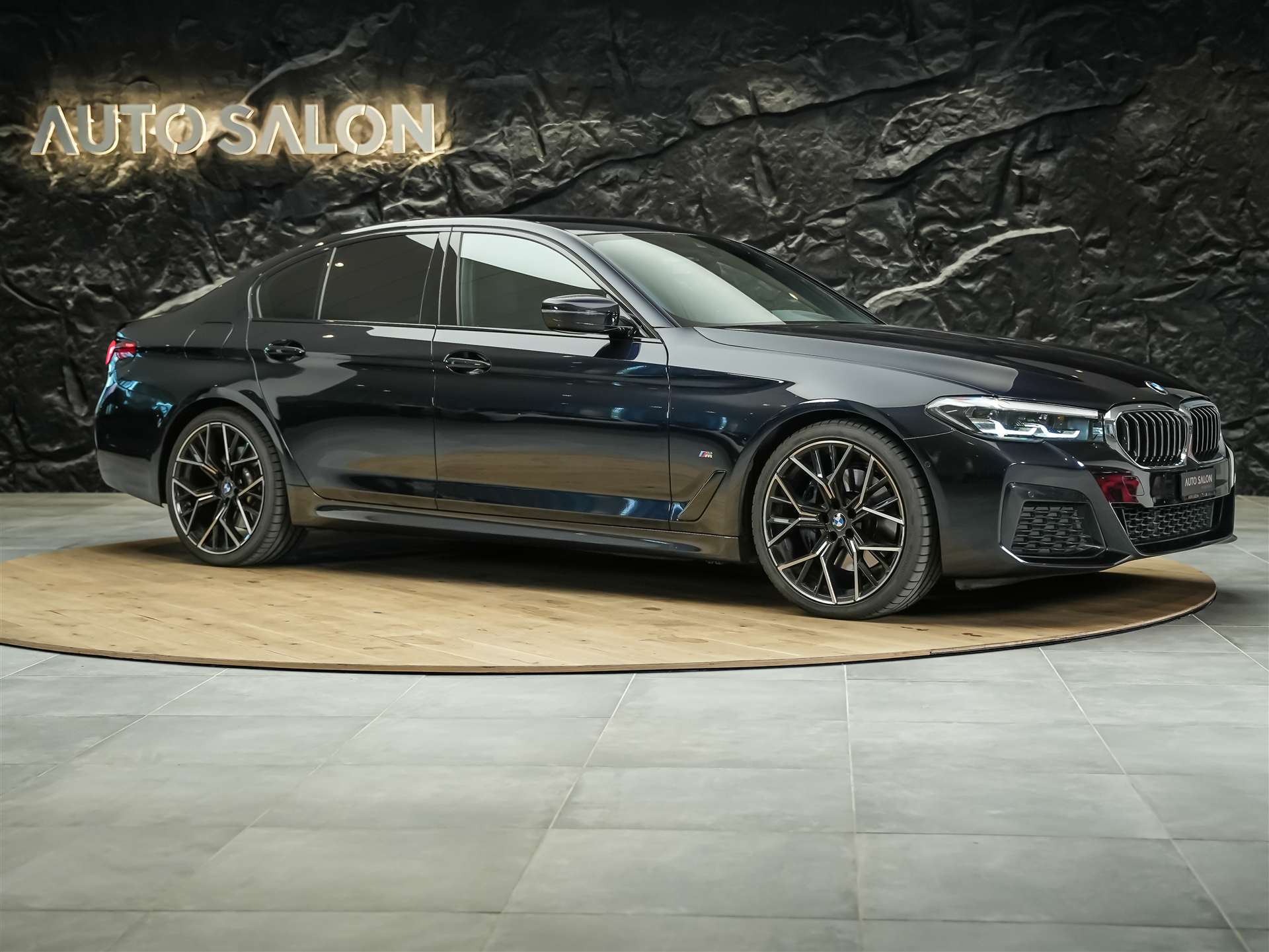 BMW 530i xDrive M Sport Steptronic *20" Felgen*Head-Up*Leder*-image-5
