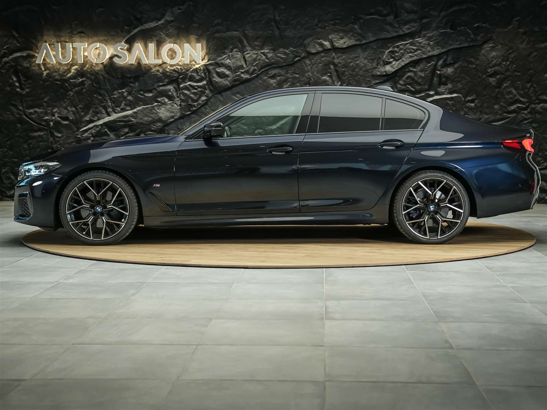 BMW 530i xDrive M Sport Steptronic *20" Felgen*Head-Up*Leder*-image-1