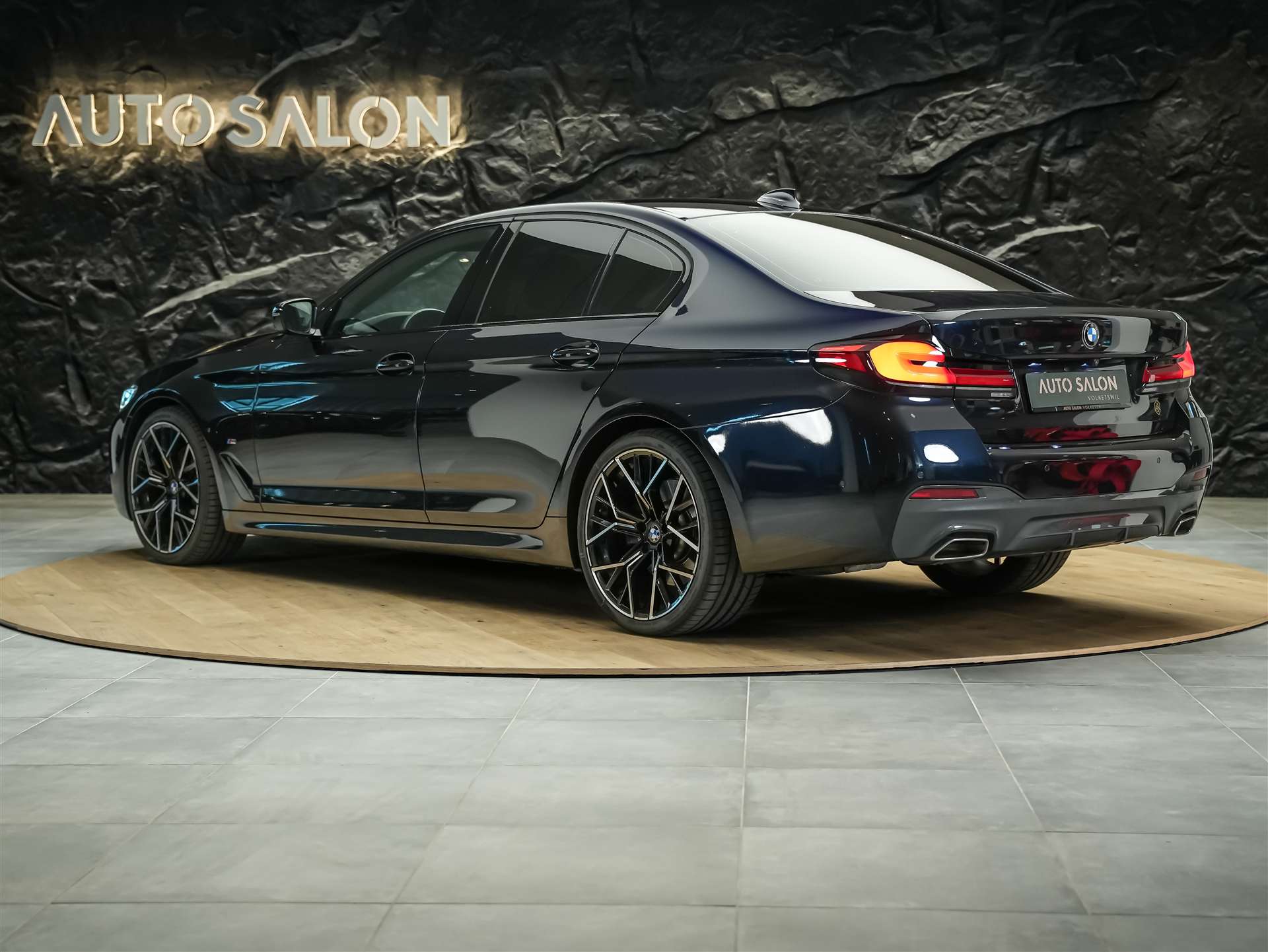 BMW 530i xDrive M Sport Steptronic *20" Felgen*Head-Up*Leder*-image-2