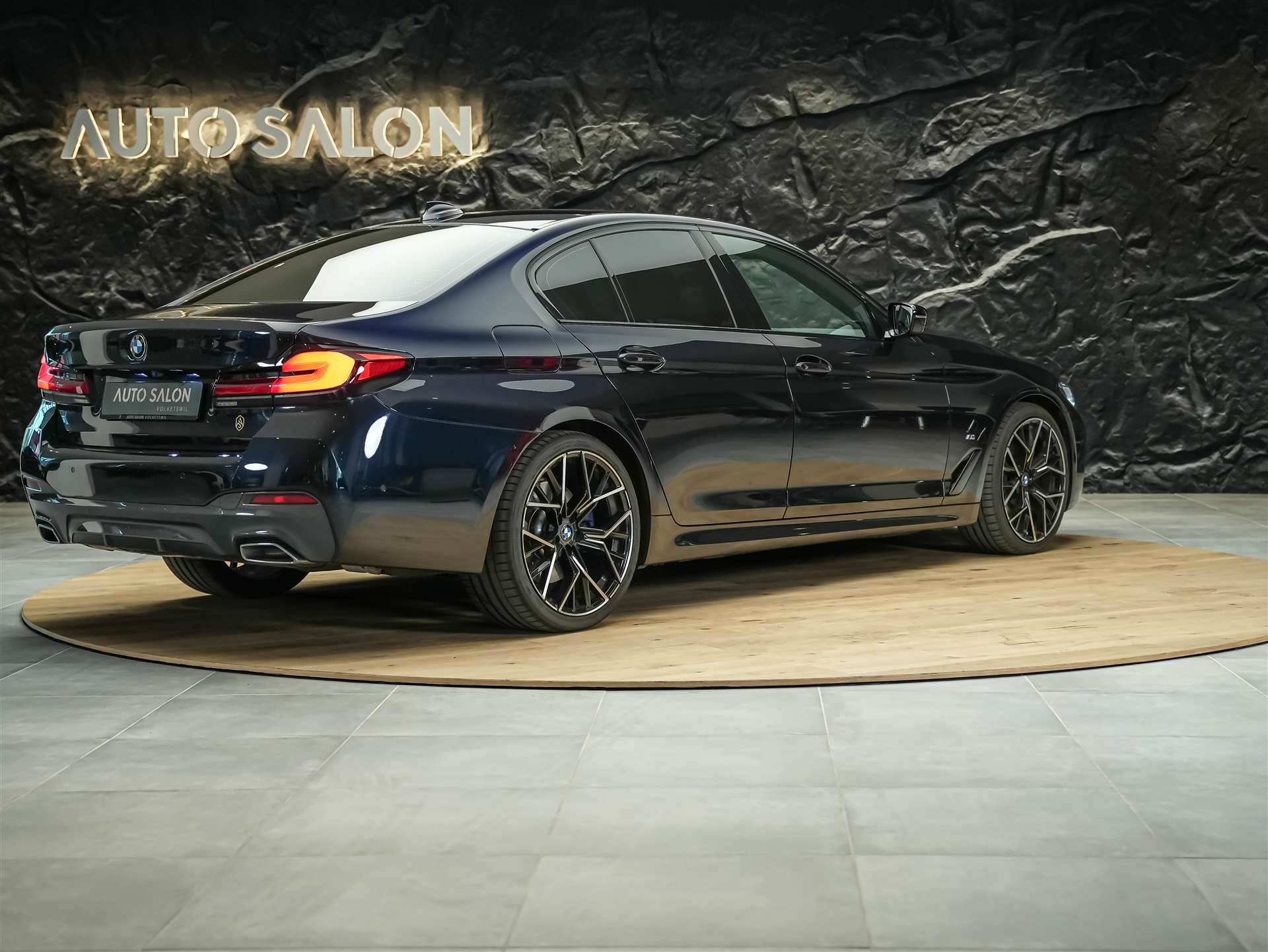 BMW 530i xDrive M Sport Steptronic *20" Felgen*Head-Up*Leder*-image-4