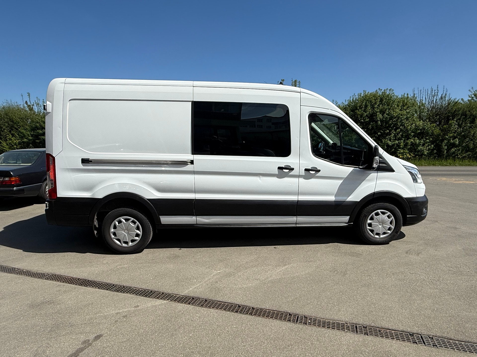 FORD Transit Van 350 L3 Trend 2.0 TDCi 130 FWD-image-3