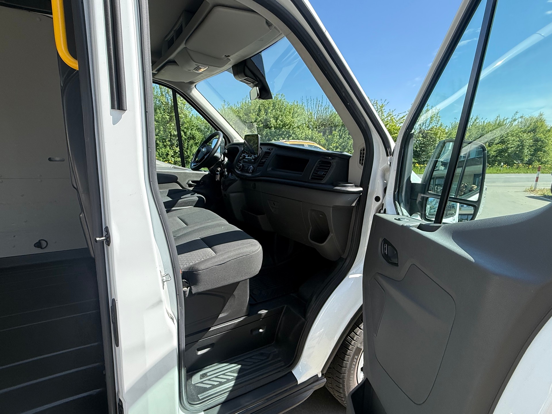FORD Transit Van 350 L3 Trend 2.0 TDCi 130 FWD-image-12