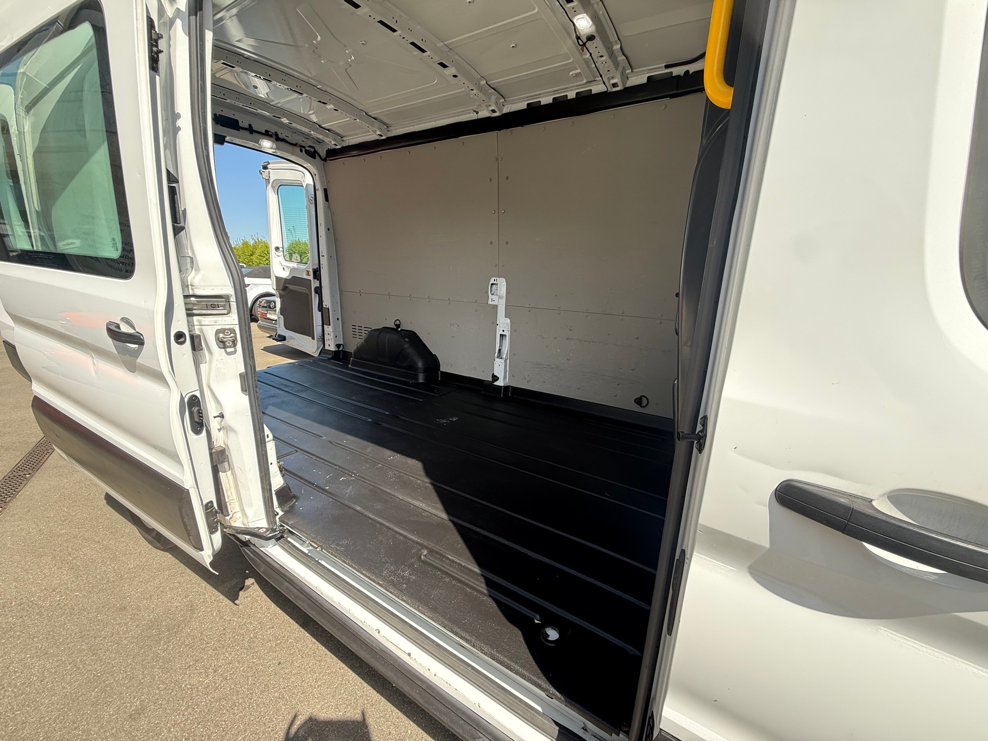 FORD Transit Van 350 L3 Trend 2.0 TDCi 130 FWD-image-11