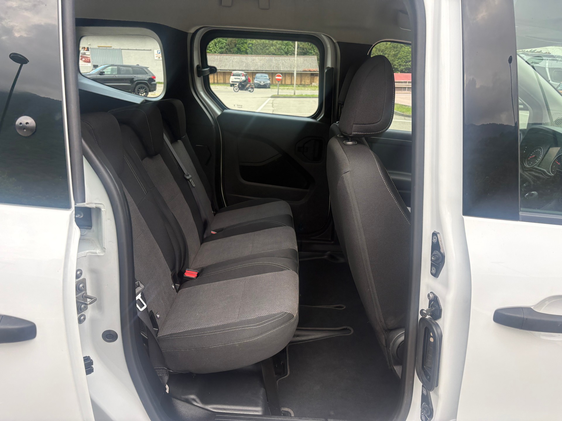 MERCEDES-BENZ Citan 110 CDI Pro-image-9
