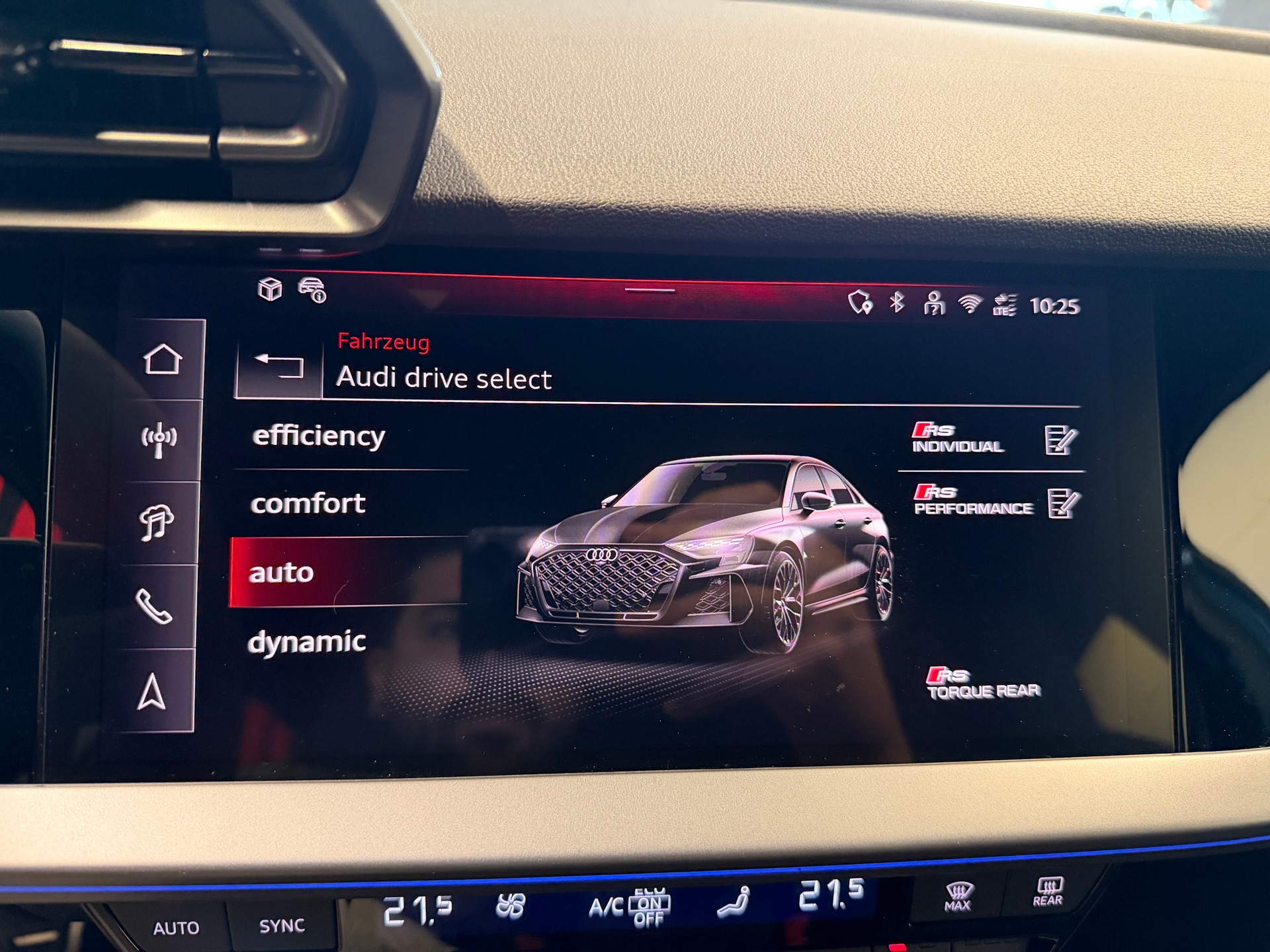 AUDI RS3 Limousine 2.5 TSI quattro S-tronic-image-21
