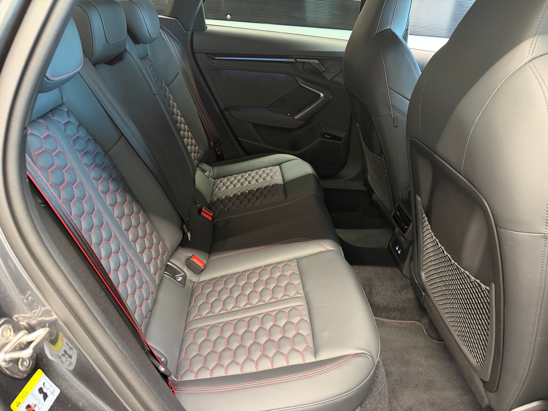 AUDI RS3 Limousine 2.5 TSI quattro S-tronic-image-25