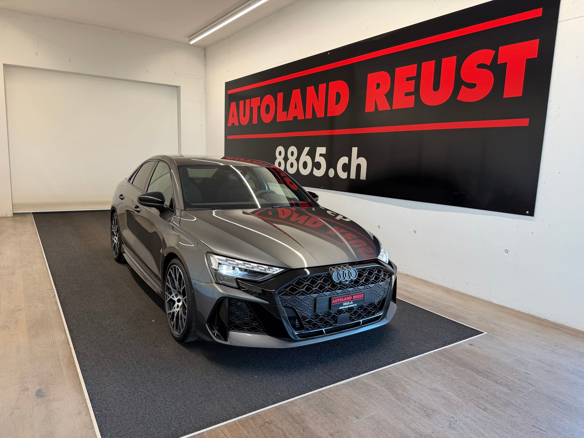 AUDI RS3 Limousine 2.5 TSI quattro S-tronic-image-0