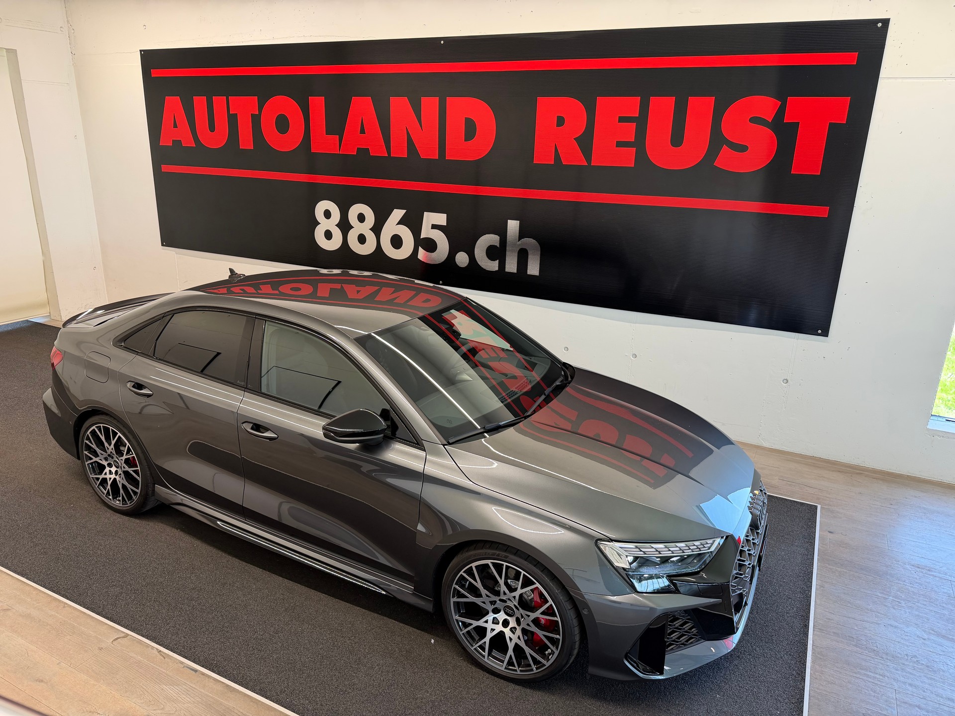 AUDI RS3 Limousine 2.5 TSI quattro S-tronic-image-4