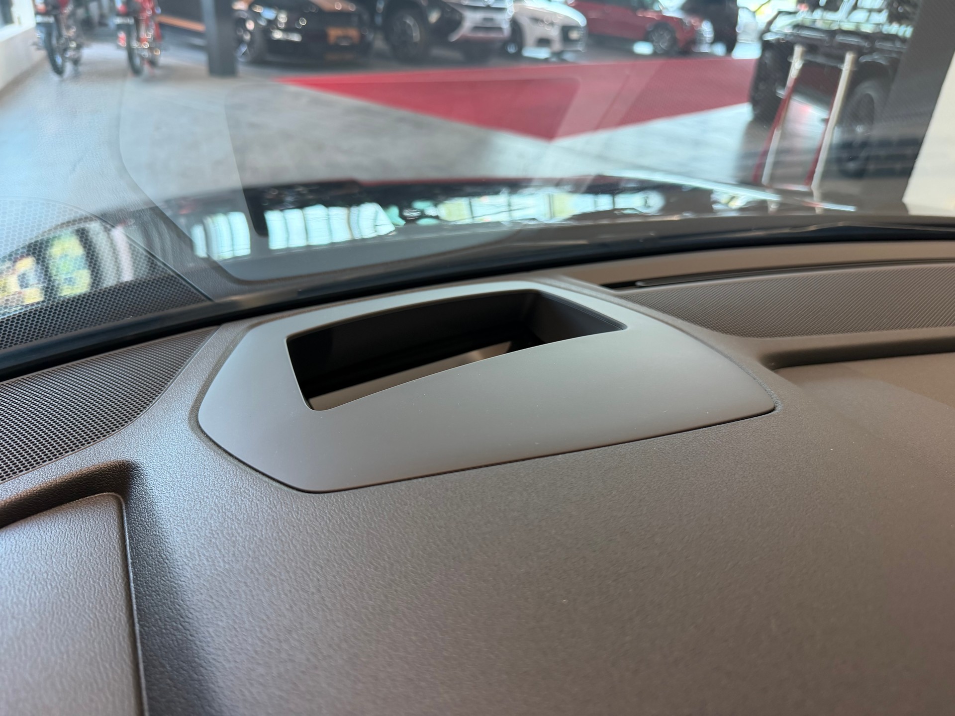 AUDI RS3 Limousine 2.5 TSI quattro S-tronic-image-23