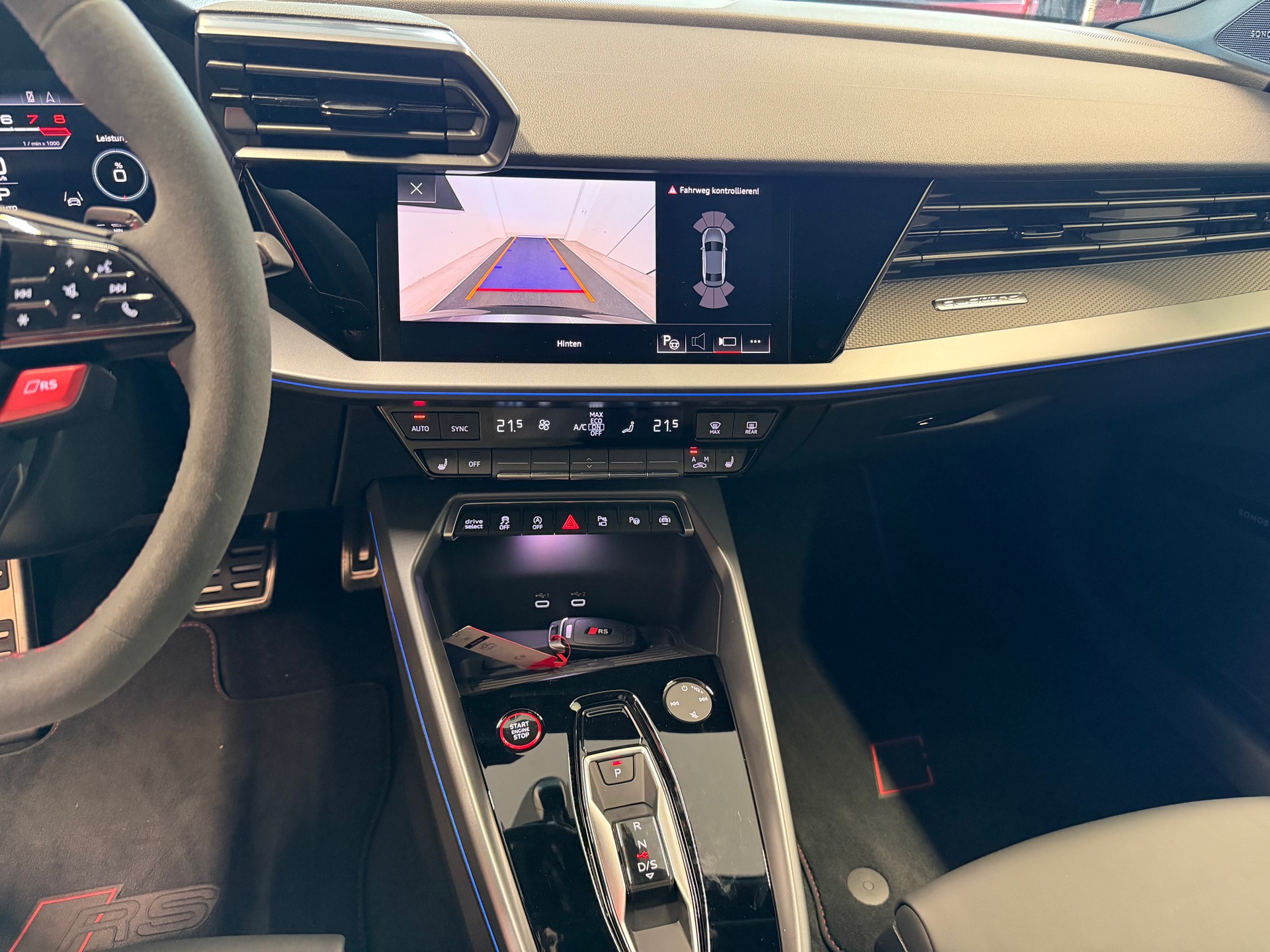 AUDI RS3 Limousine 2.5 TSI quattro S-tronic-image-16