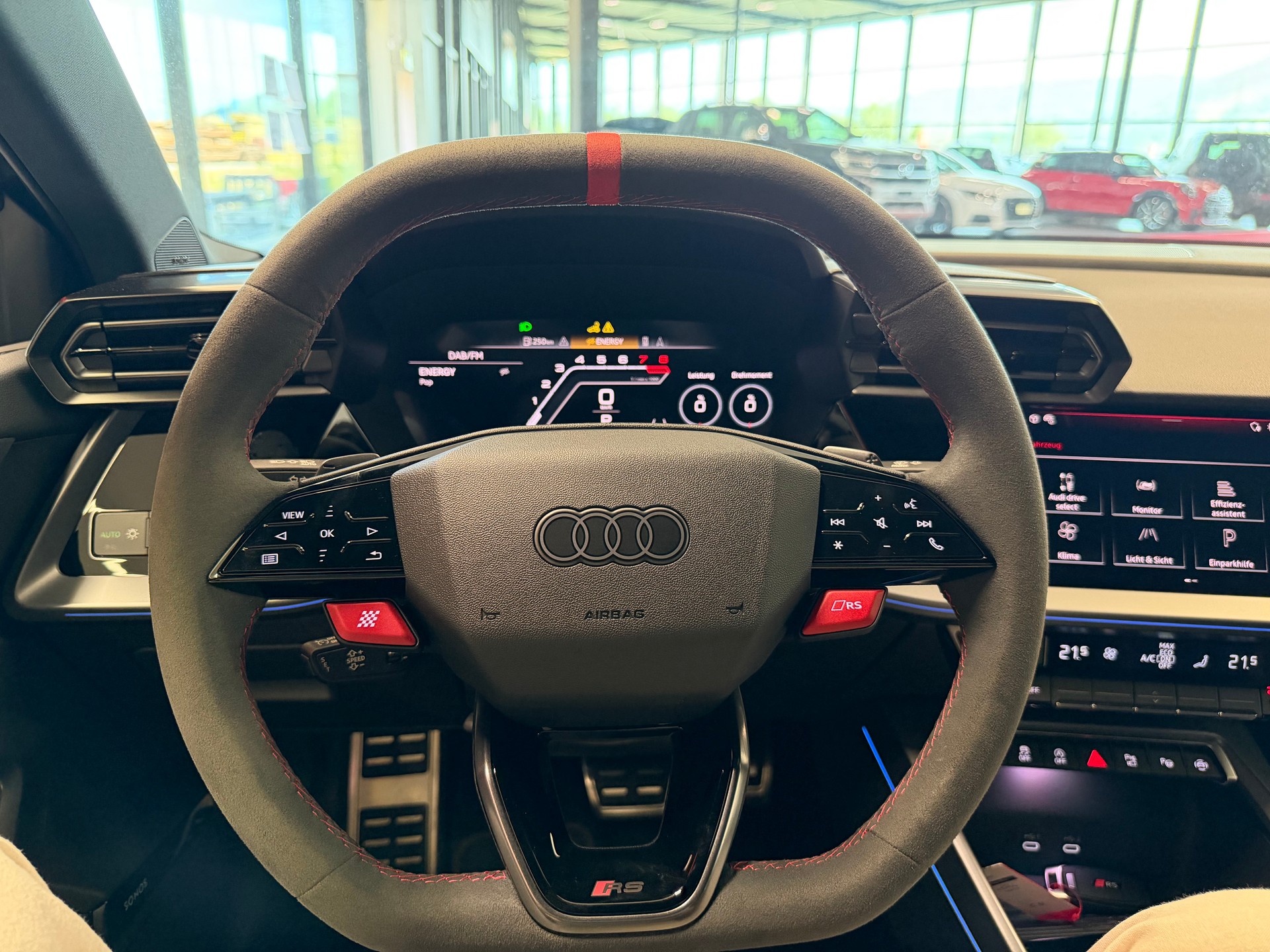 AUDI RS3 Limousine 2.5 TSI quattro S-tronic-image-15