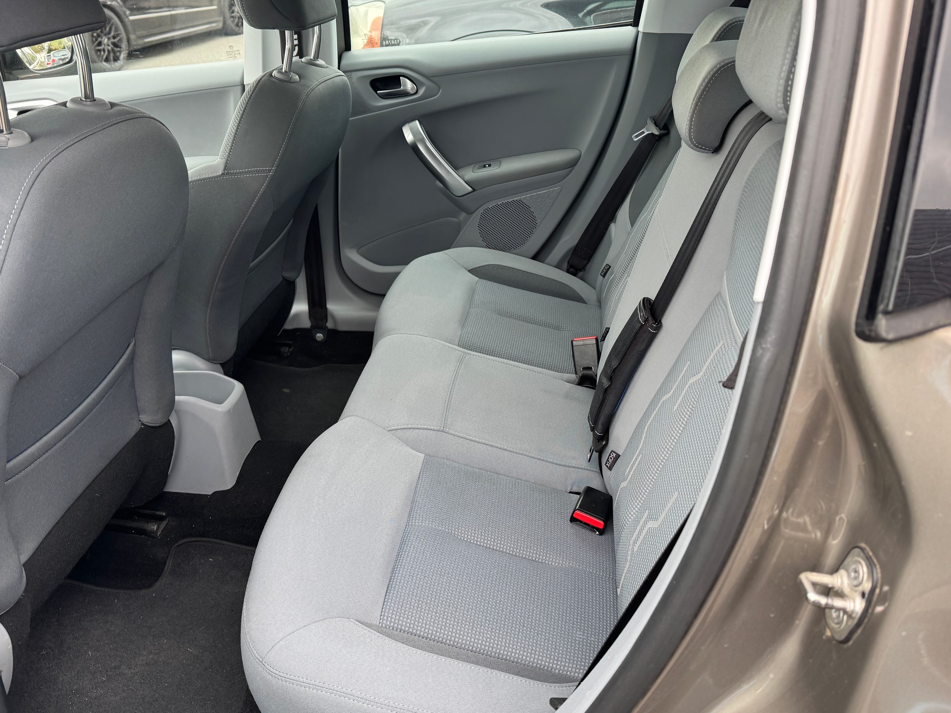 PEUGEOT 208 1.2 VTI Active-image-9