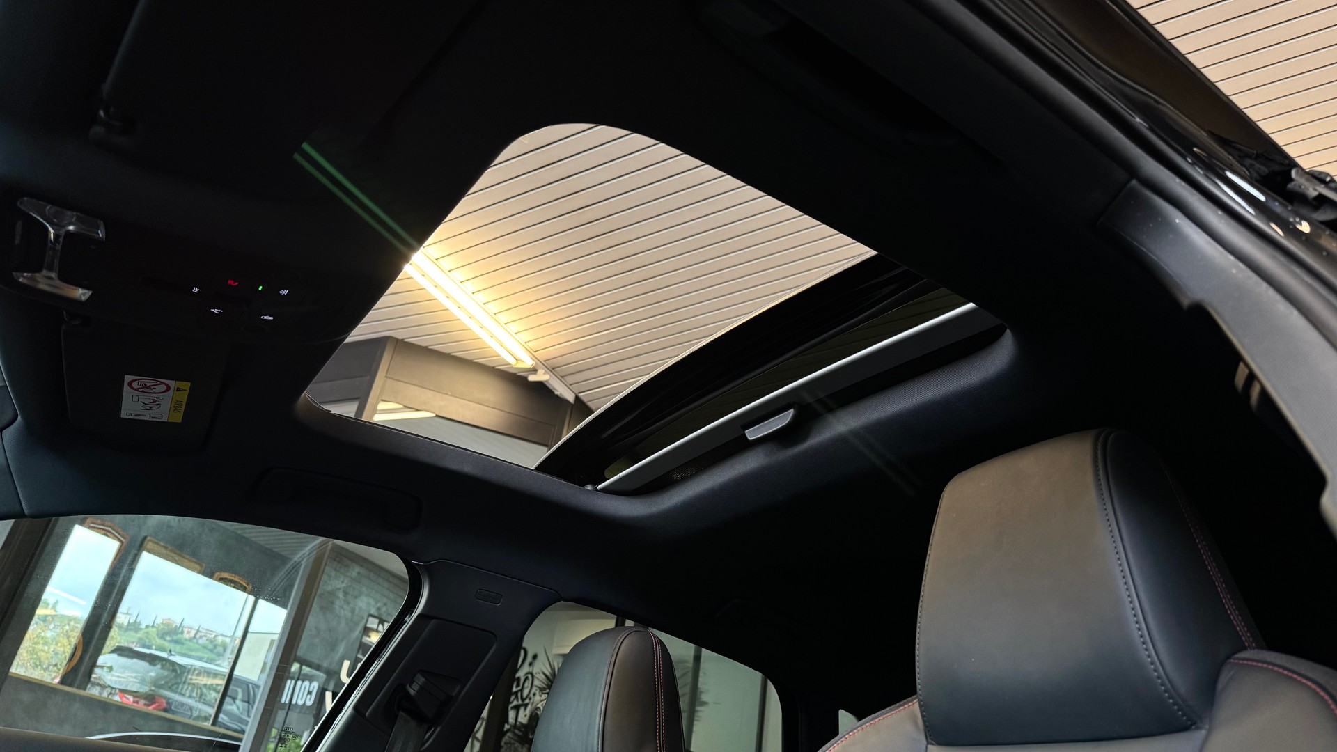 AUDI RS3 Sportback 2.5 TSI quattro S-tronic-image-12