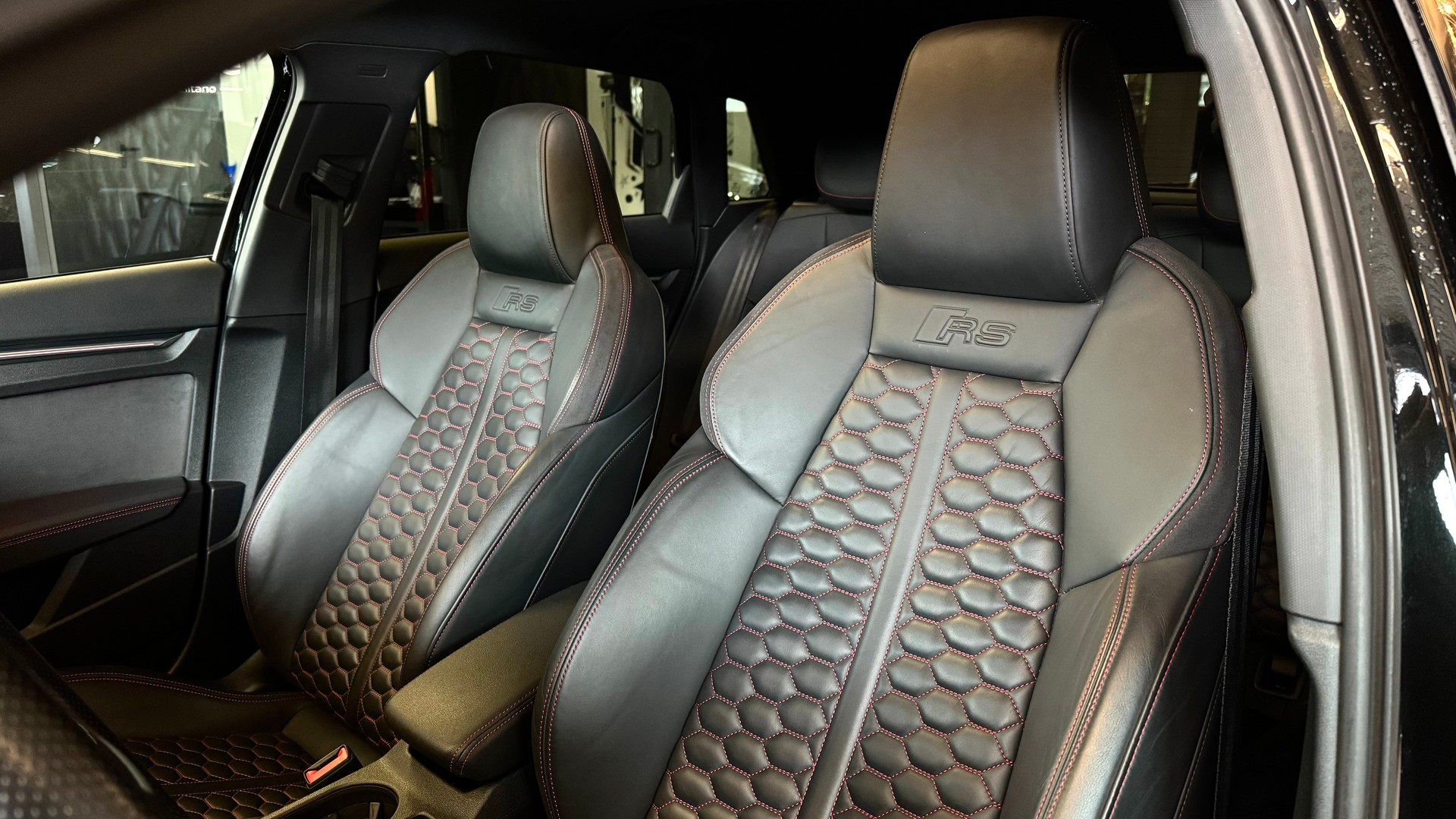 AUDI RS3 Sportback 2.5 TSI quattro S-tronic-image-11