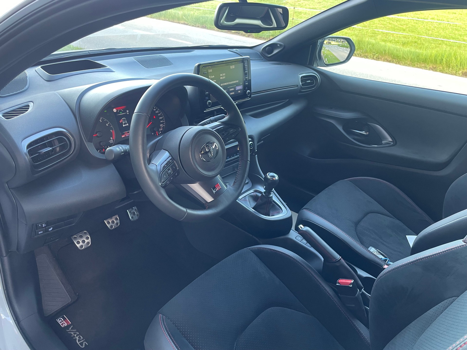 TOYOTA Yaris 1.6 GR Sport-image-4
