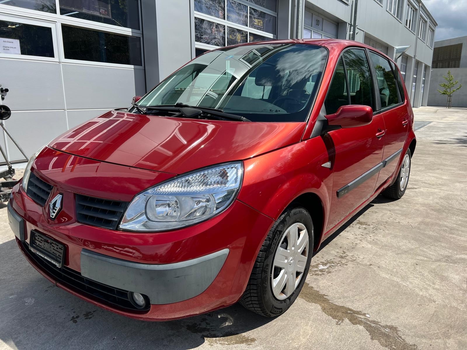 RENAULT Scénic 1.6 16V Dynamique-image-0