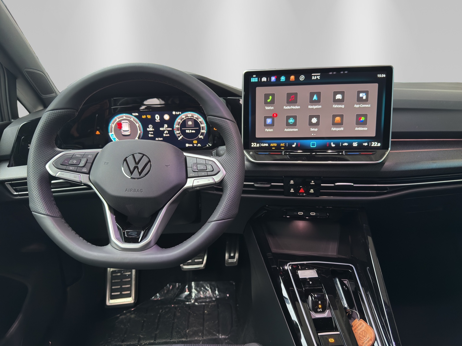 VW Golf 1.5 e TSI mHEV R-Line DSG-image-9