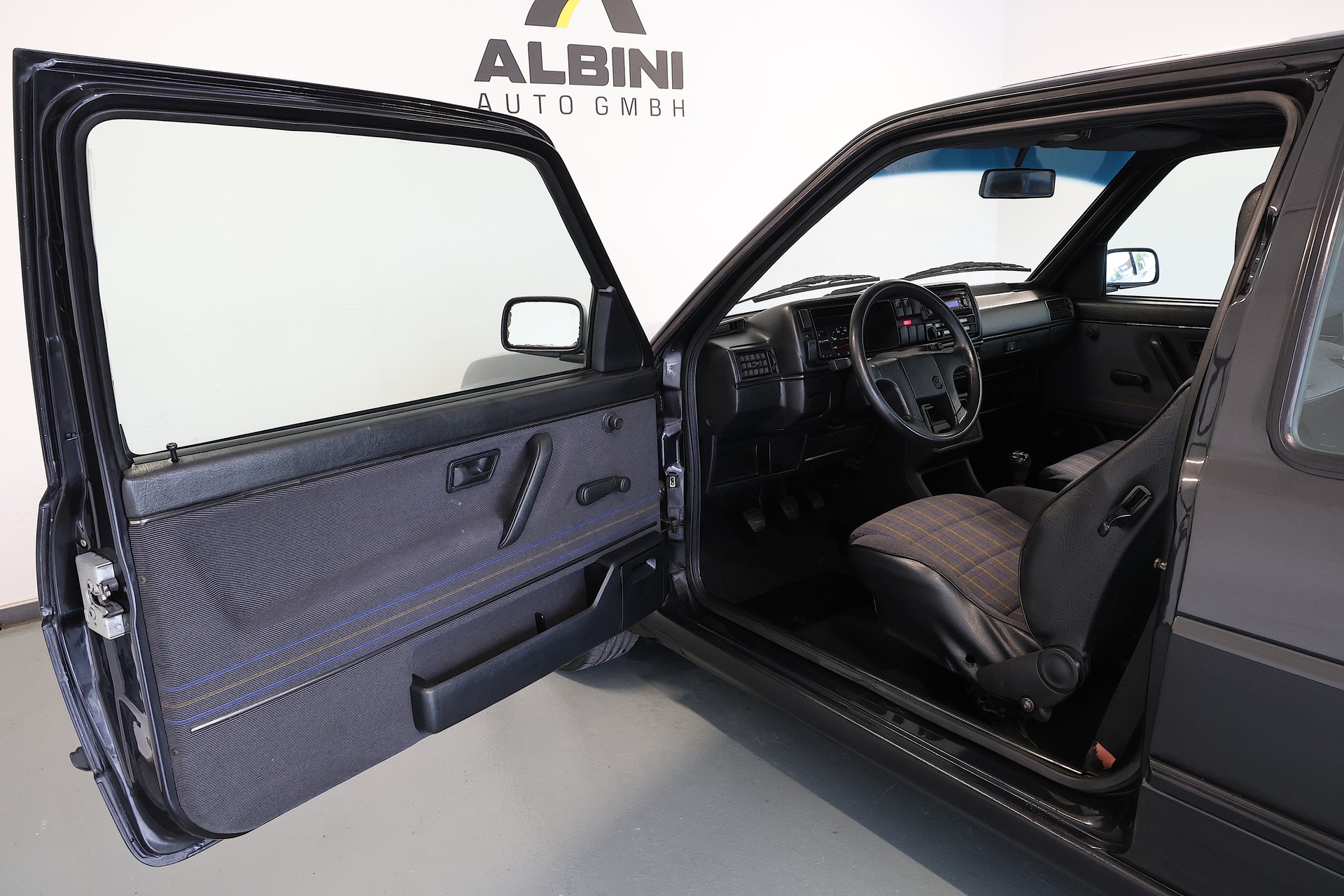 VW Golf 1800 GTI-image-7