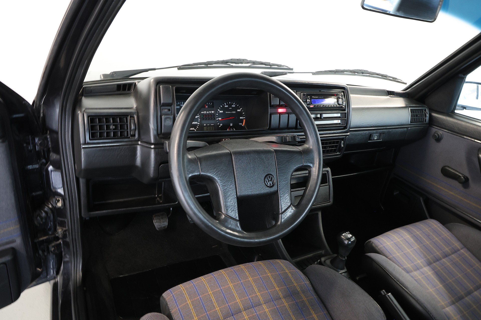 VW Golf 1800 GTI-image-9