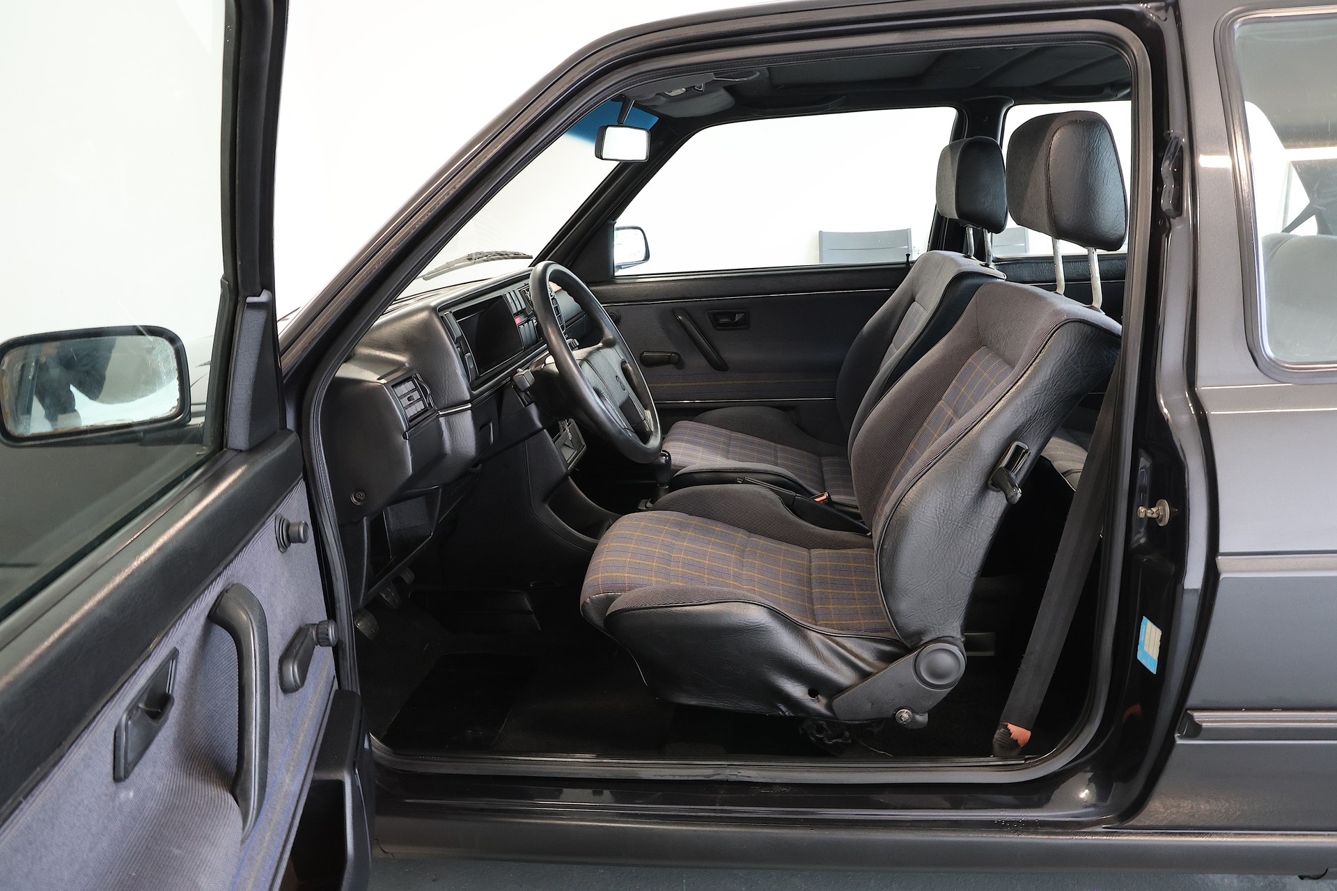 VW Golf 1800 GTI-image-8