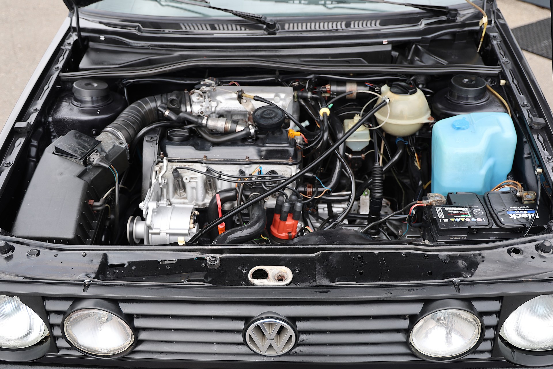VW Golf 1800 GTI-image-15