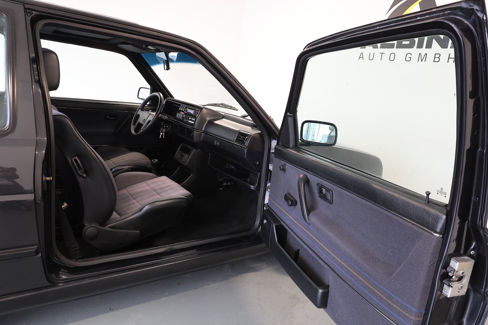 VW Golf 1800 GTI-image-10