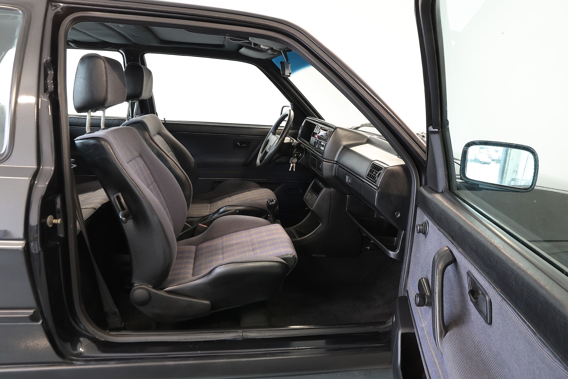 VW Golf 1800 GTI-image-11