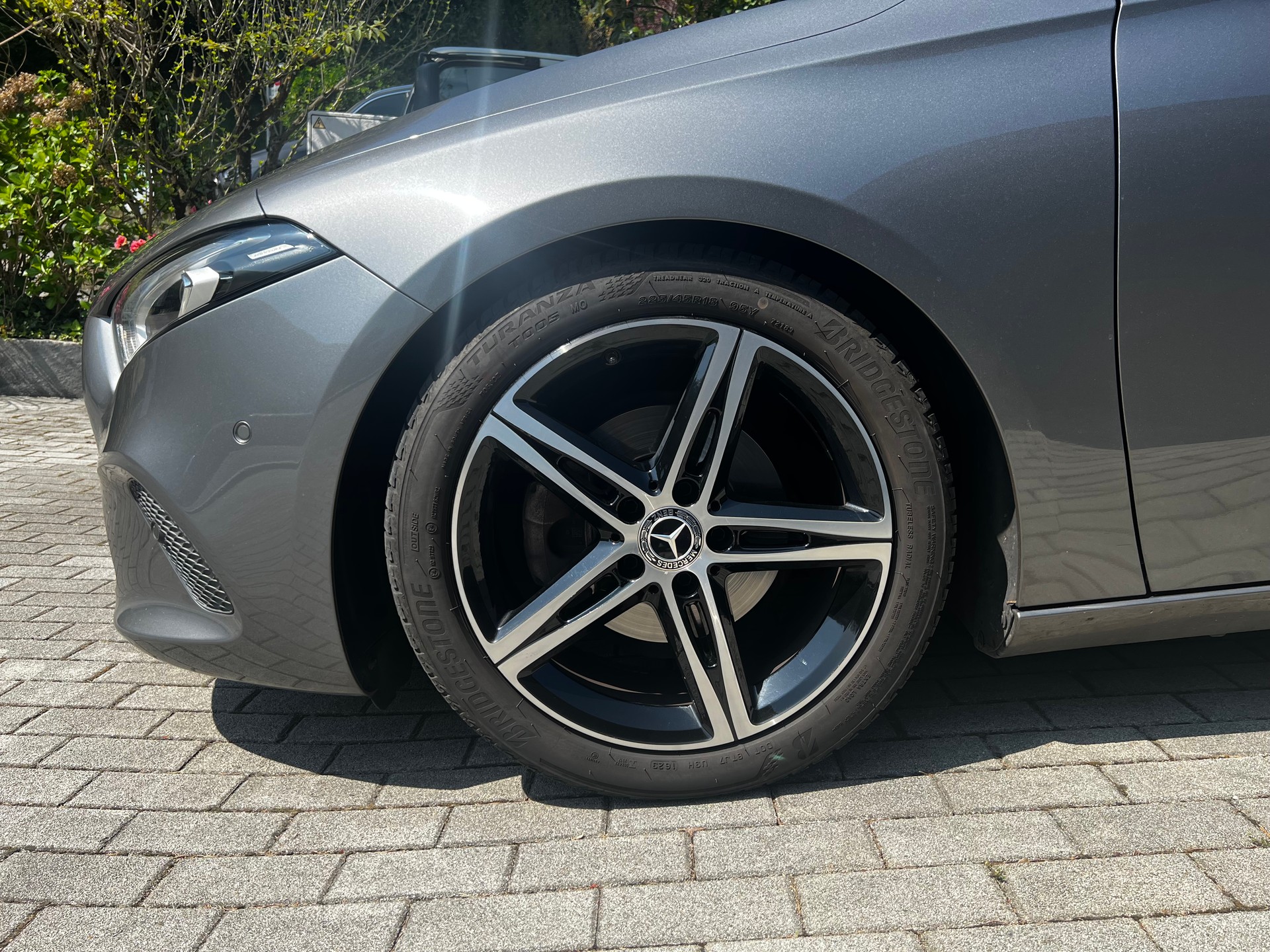 MERCEDES-BENZ A 180 Edition-image-5