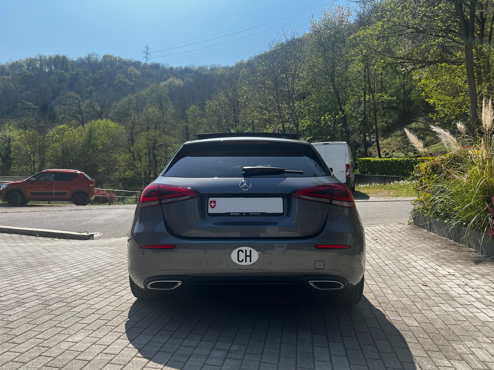 MERCEDES-BENZ A 180 Edition-image-2