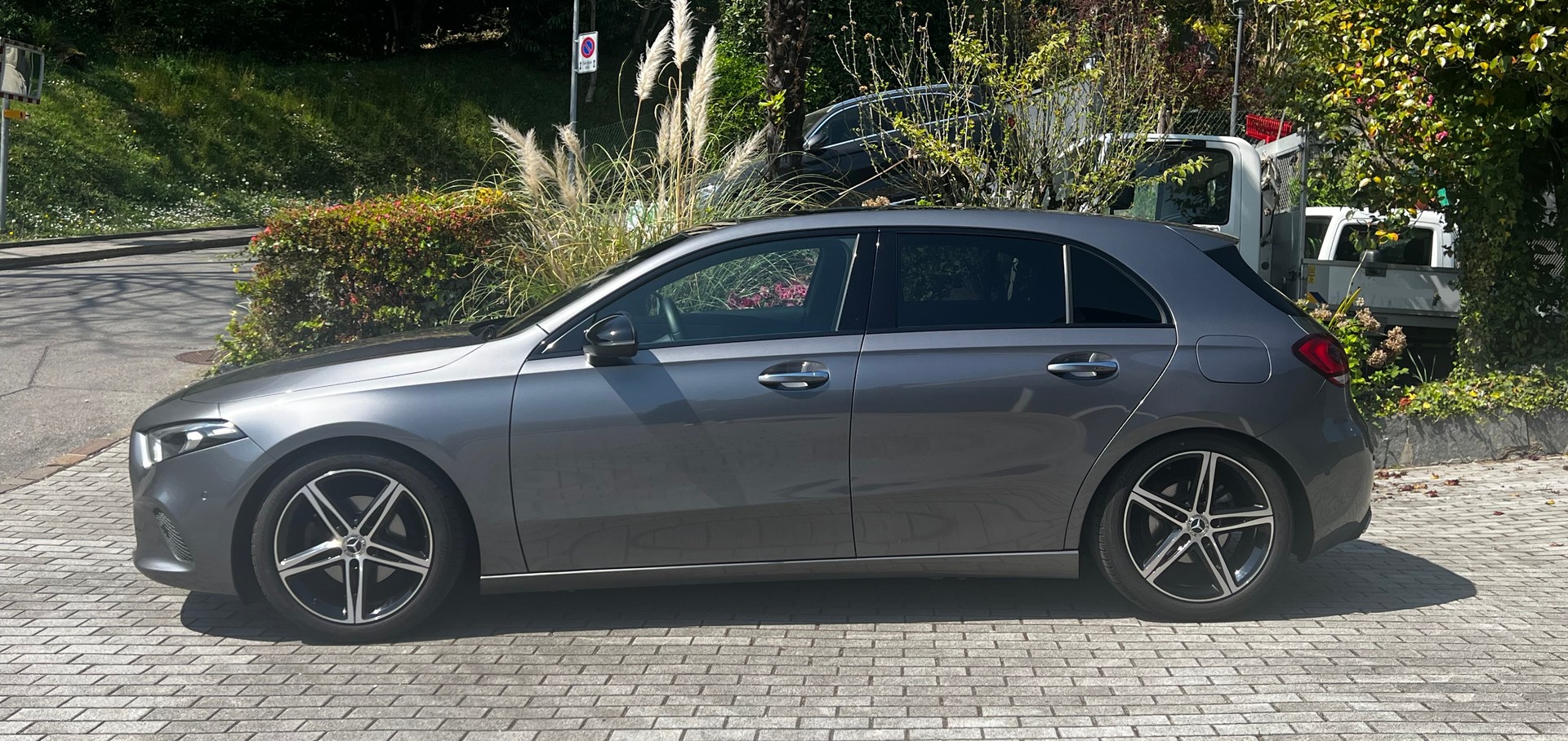 MERCEDES-BENZ A 180 Edition-image-0