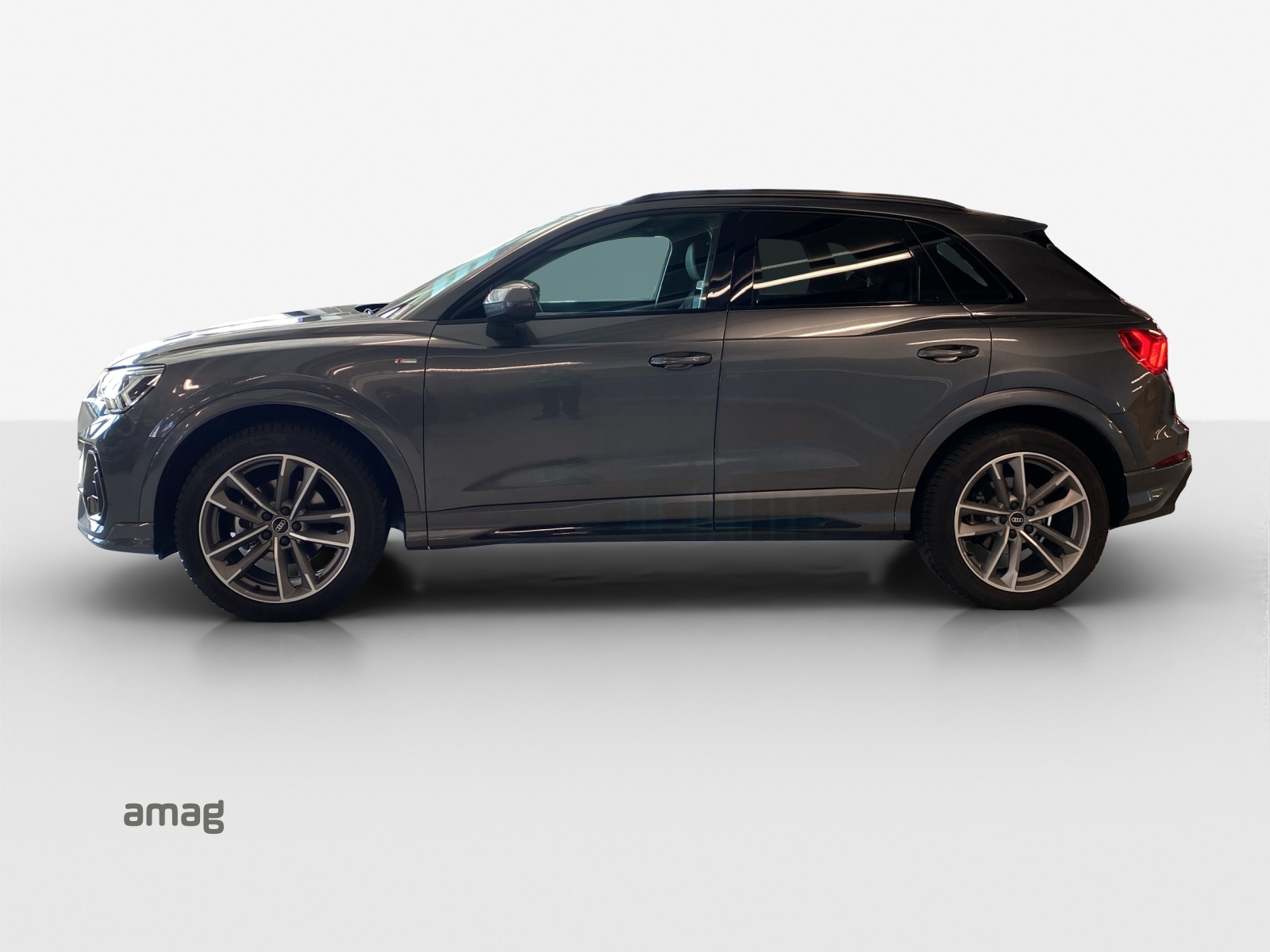 AUDI Q3 35 TFSI S line Attraction S-tronic-image-1