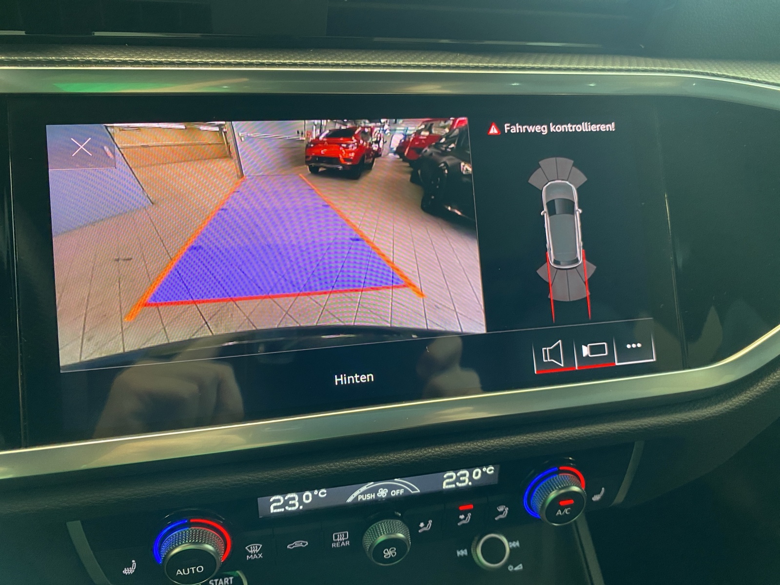 AUDI Q3 35 TFSI S line Attraction S-tronic-image-15