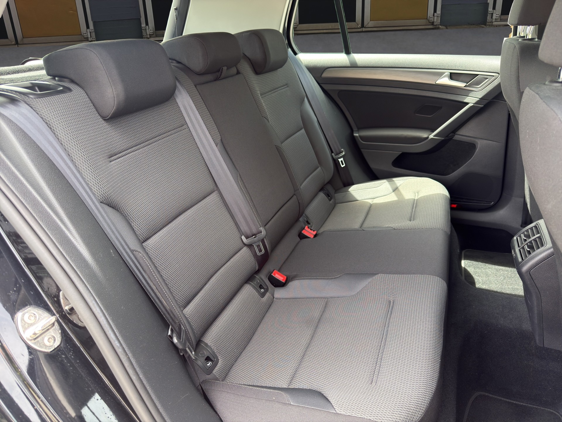 VW Golf 2.0 TDI Comfortline Swiss Line Limited 4M-image-12