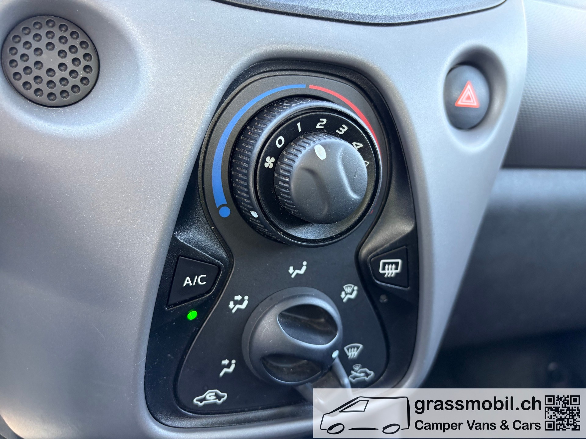 PEUGEOT 108 e-1.0 VTi Stop&Start Active-image-10