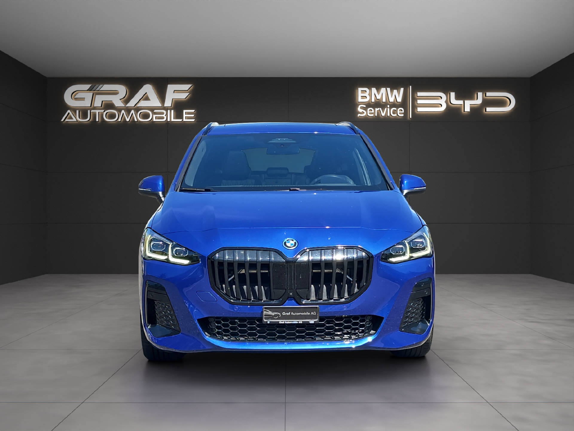 BMW 230e xDrive Active Tourer M Sport ** 24 Monate GARANTIE // 1'400 kg Anhängelast **-showroom-element-1