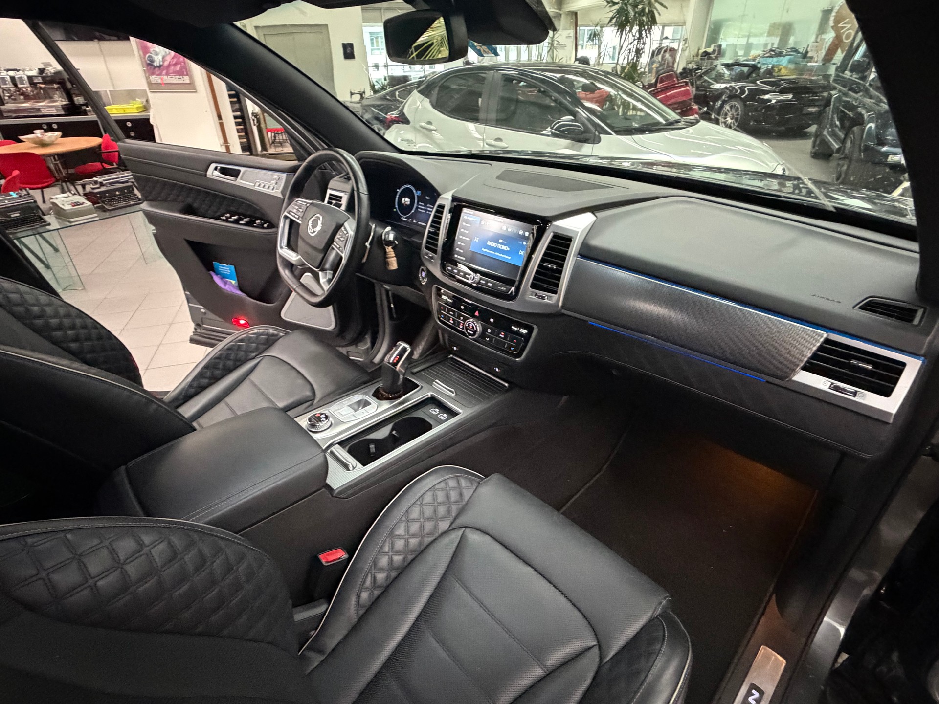 KGM-SsangYong Rexton 2.2 CRDi 7 Pl. Sapphire 4WD AT-image-11