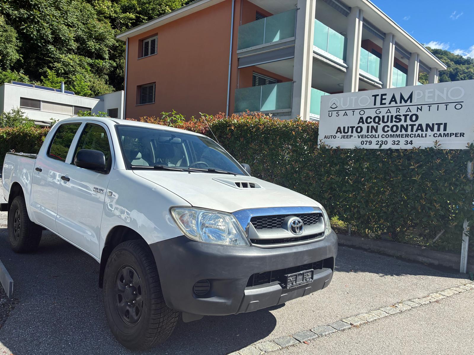 TOYOTA Hilux 4x4 DoubleCab LineaLuna