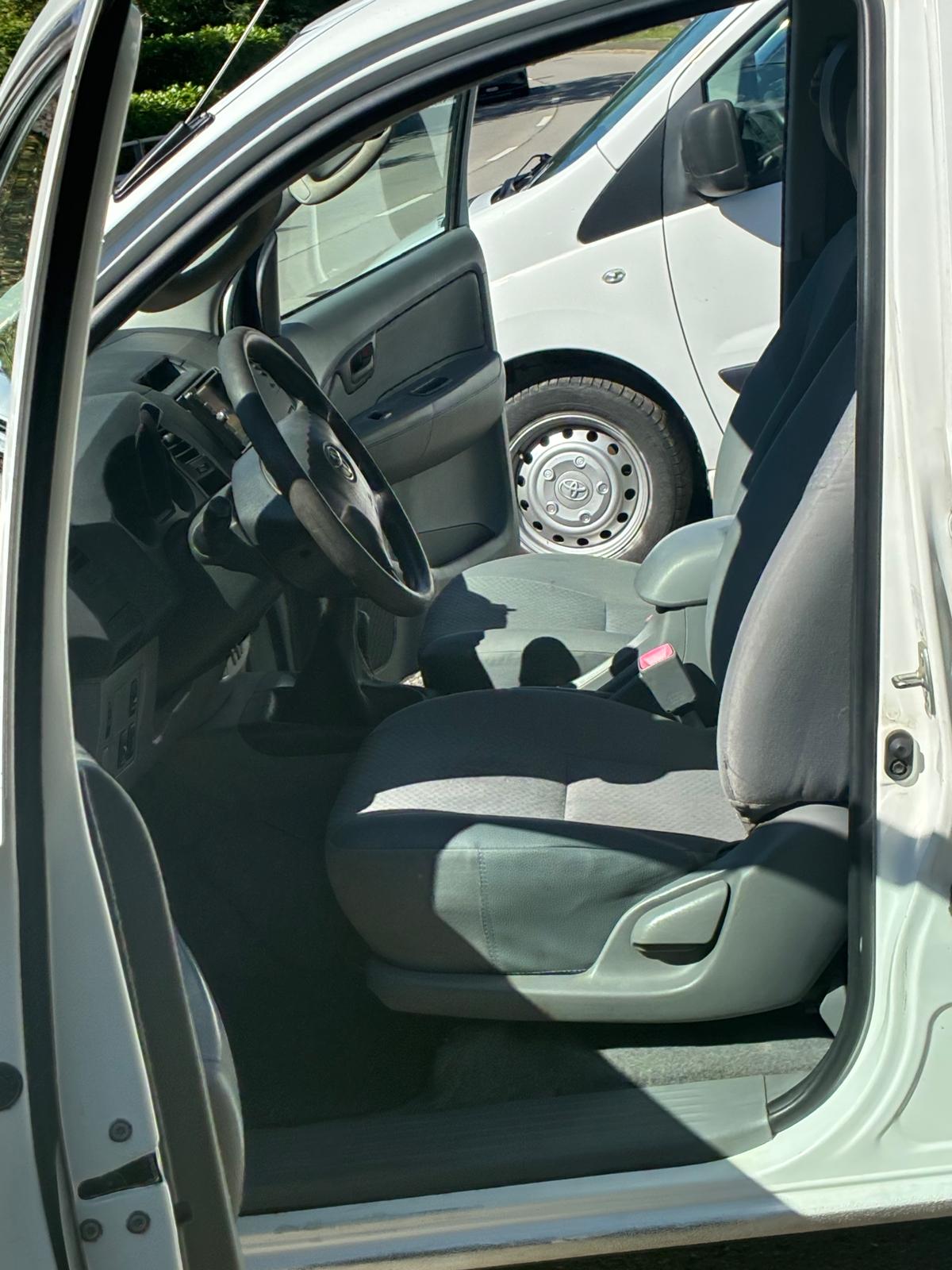 TOYOTA Hilux 4x4 DoubleCab LineaLuna-image-8