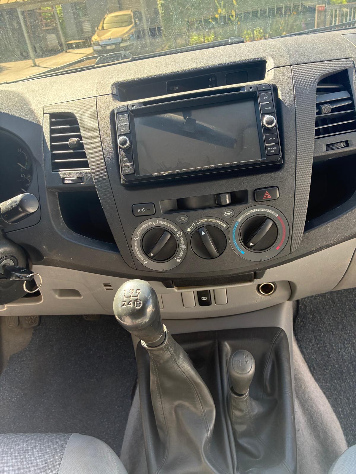 TOYOTA Hilux 4x4 DoubleCab LineaLuna-image-10