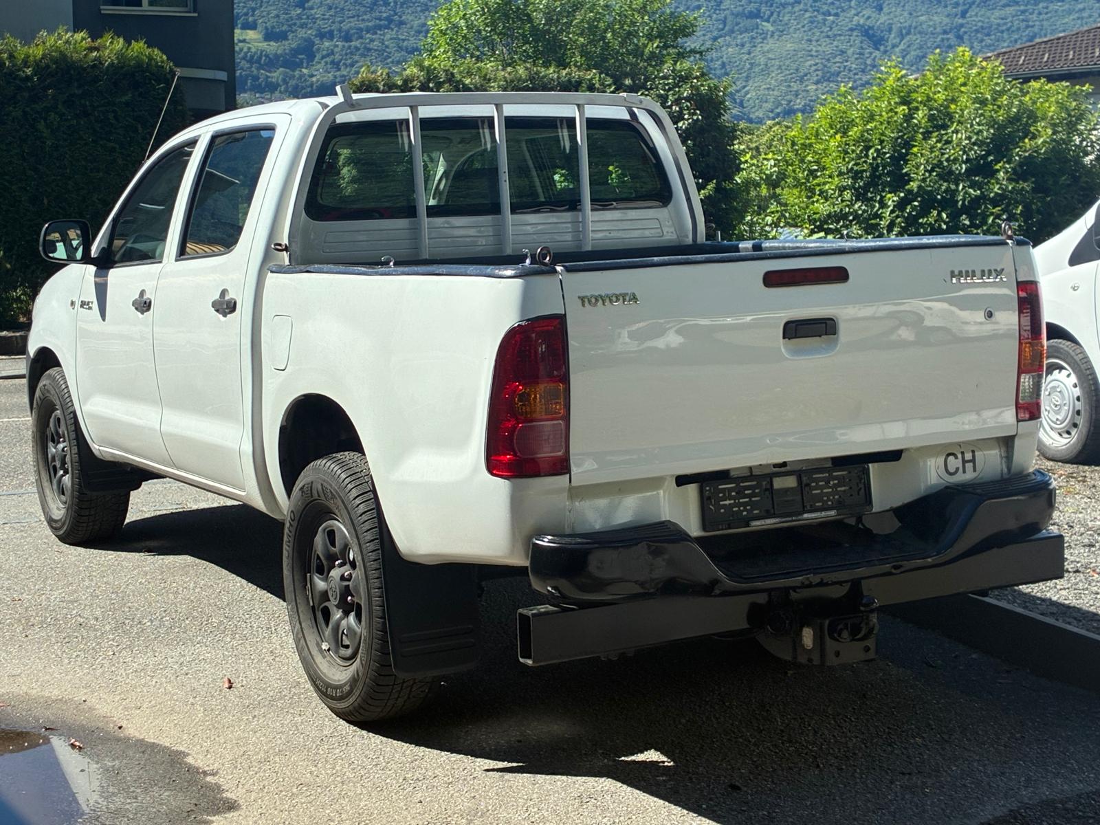 TOYOTA Hilux 4x4 DoubleCab LineaLuna-image-6