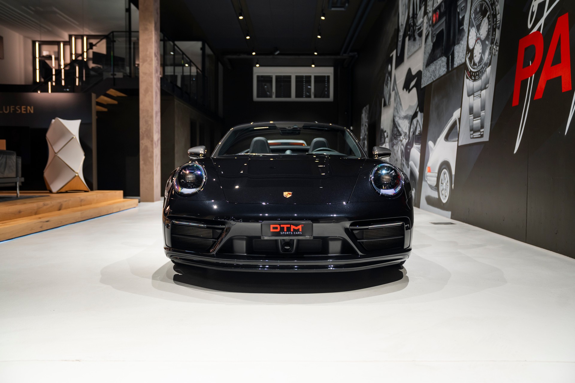 PORSCHE 911 Carrera 4 GTS Cabriolet PDK-image-1
