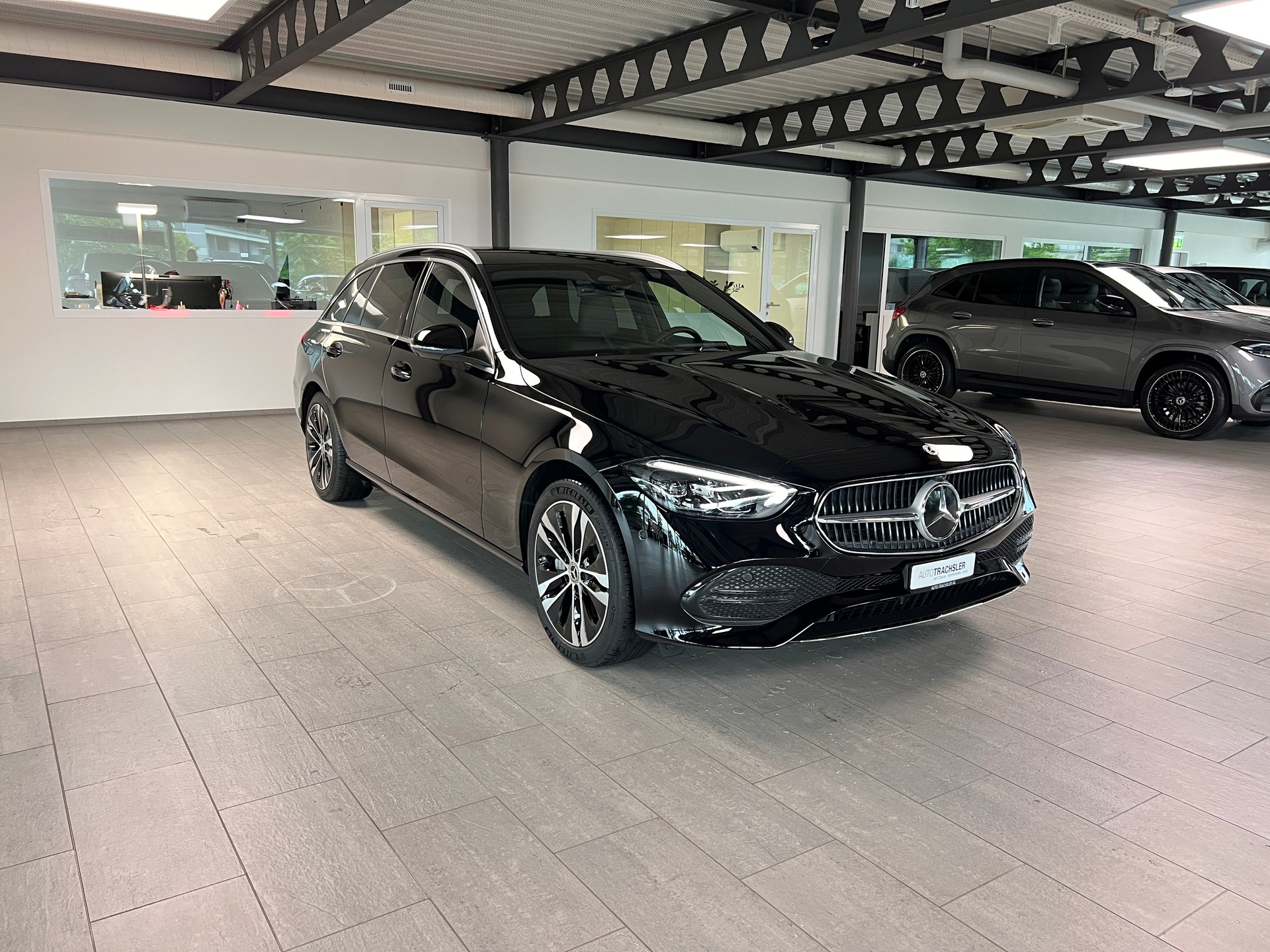 MERCEDES-BENZ C 300 e T EQ Hybrid-image-2