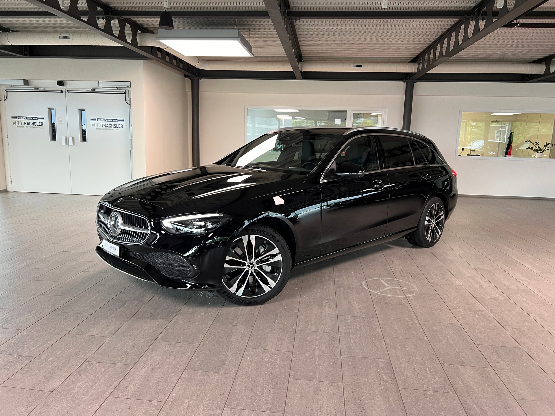 MERCEDES-BENZ C 300 e T EQ Hybrid-image-0
