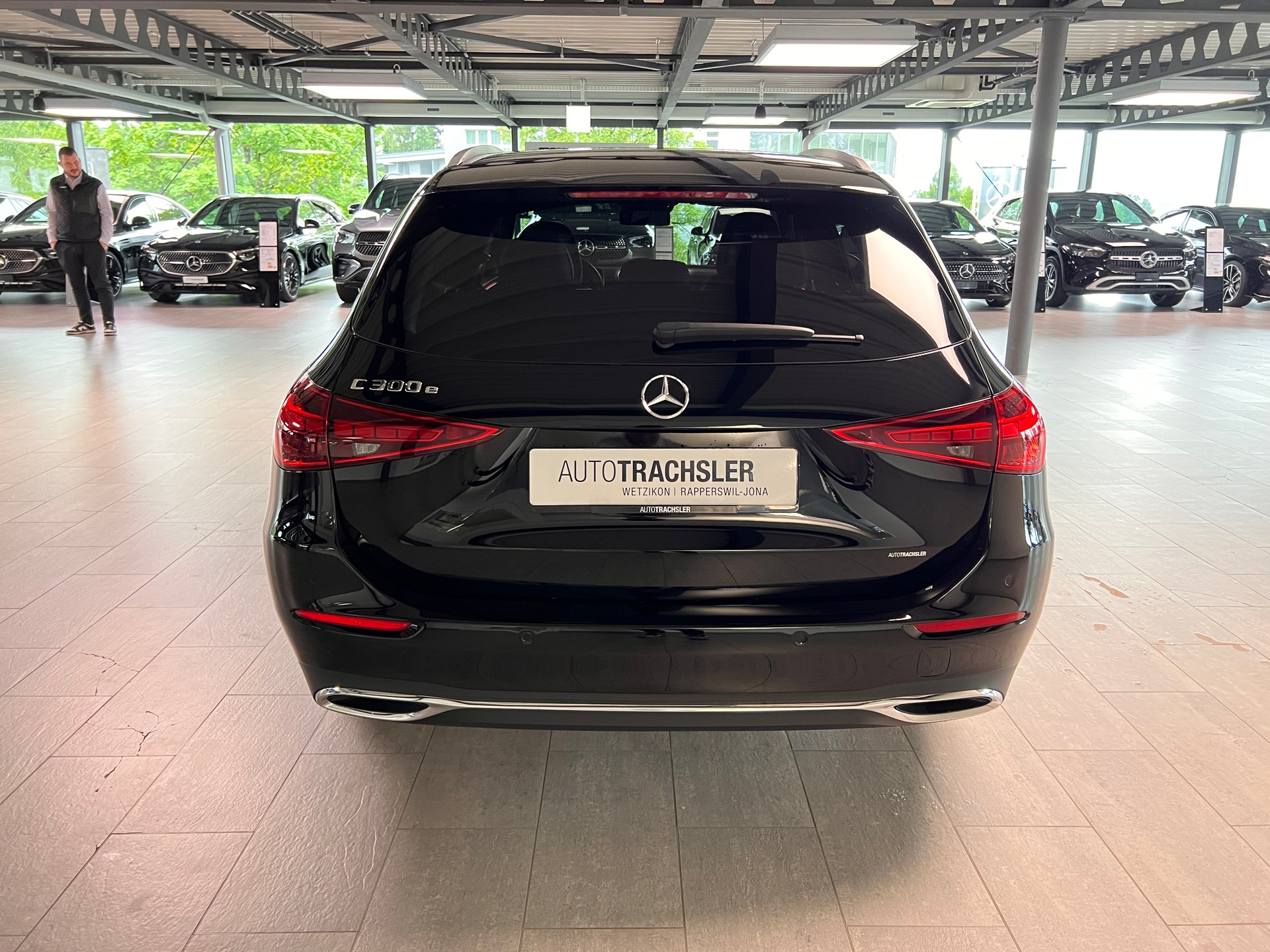 MERCEDES-BENZ C 300 e T EQ Hybrid-image-4