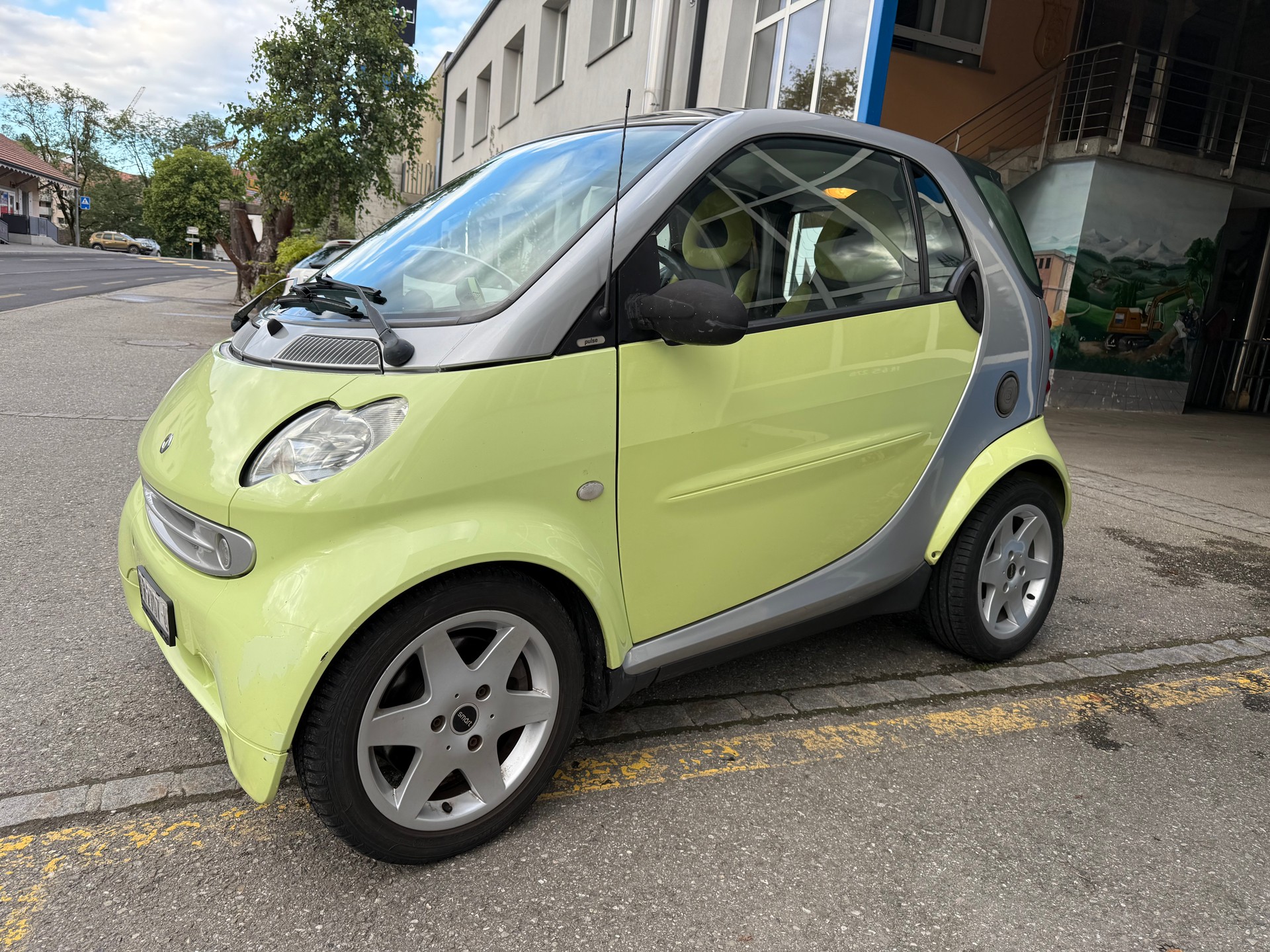 SMART fortwo creamstyle-image-0