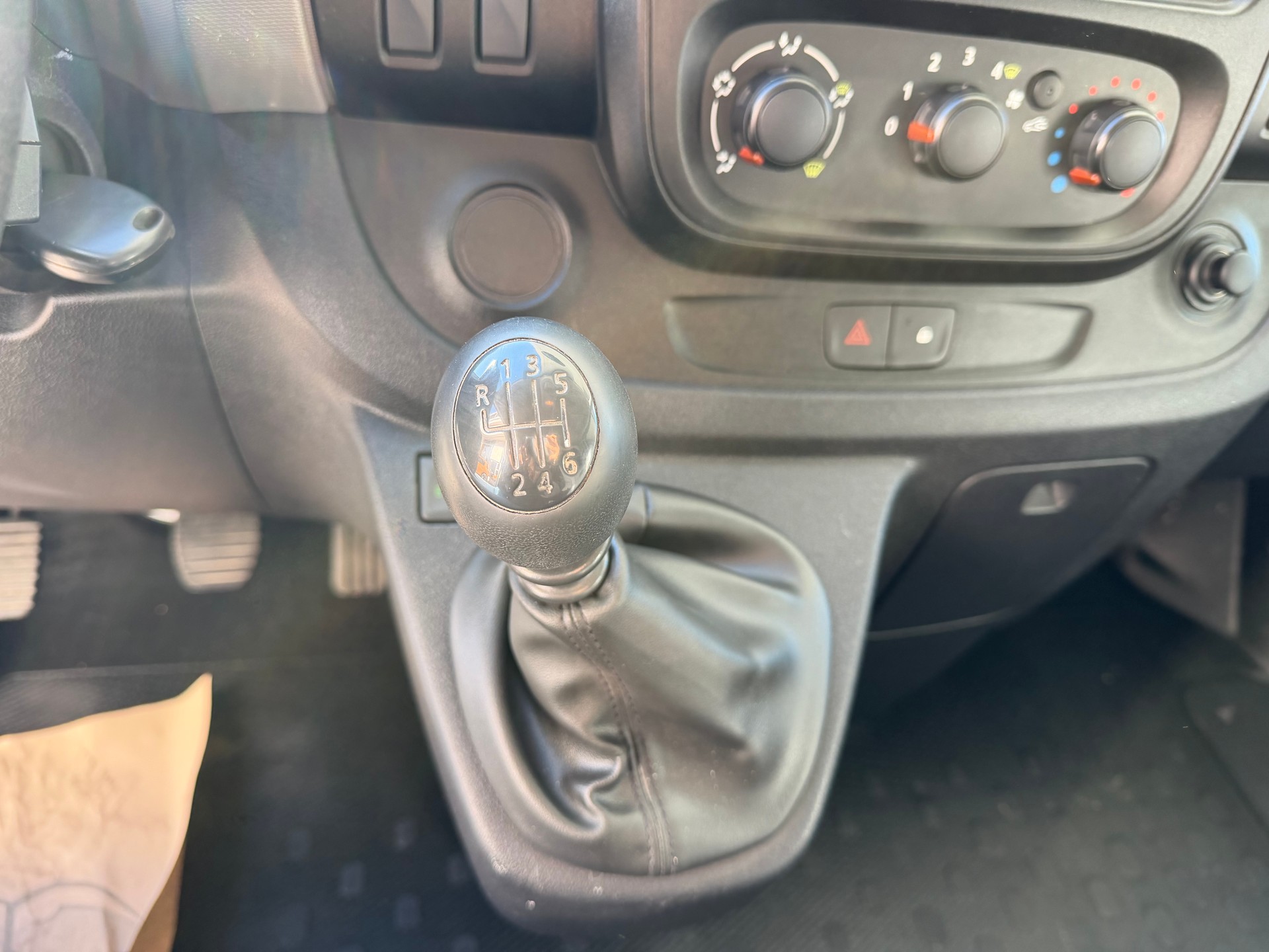 RENAULT Trafic 1.6 dCi 115 2.9t Acces L1H1-image-12