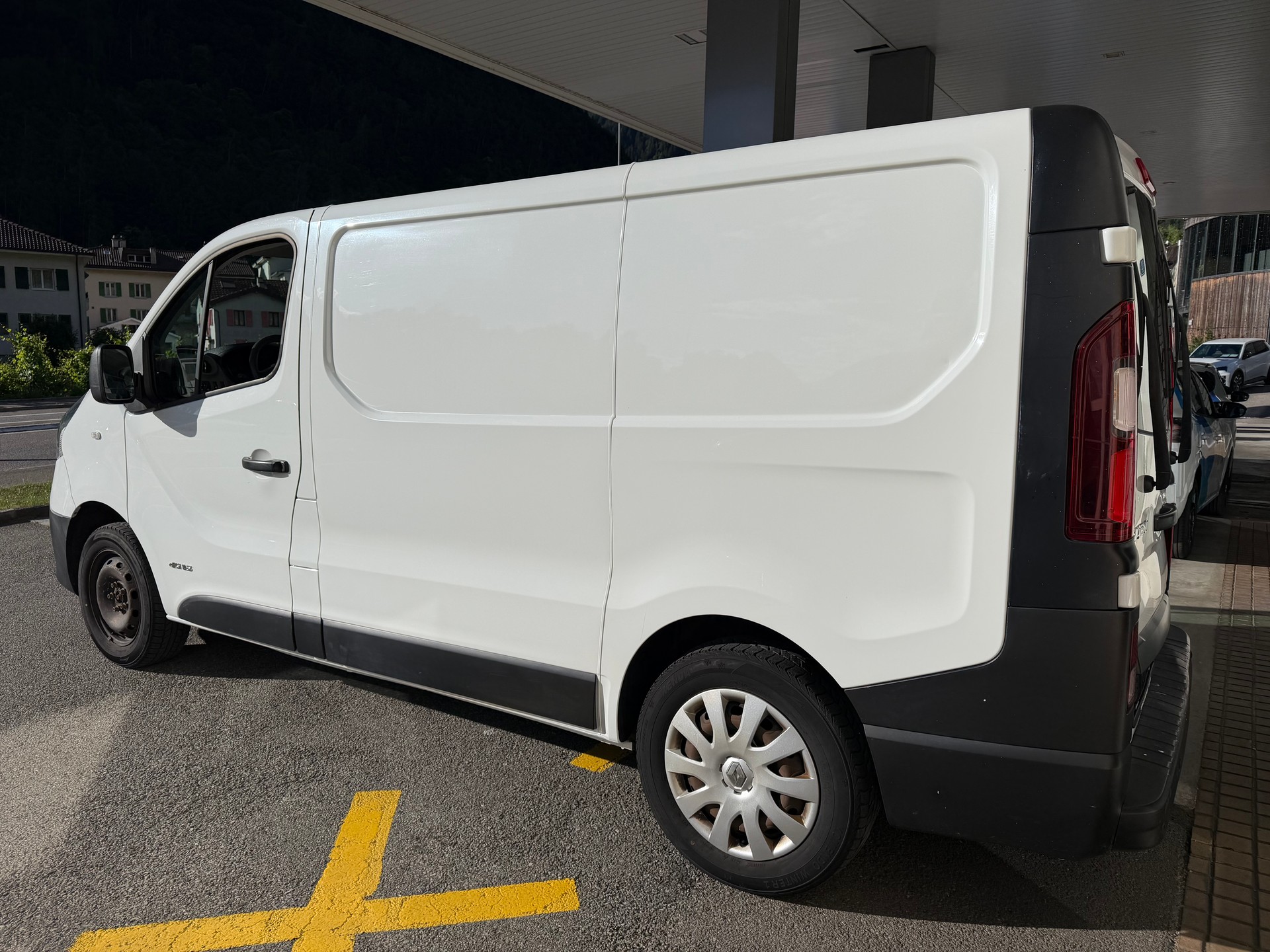 RENAULT Trafic 1.6 dCi 115 2.9t Acces L1H1-image-1