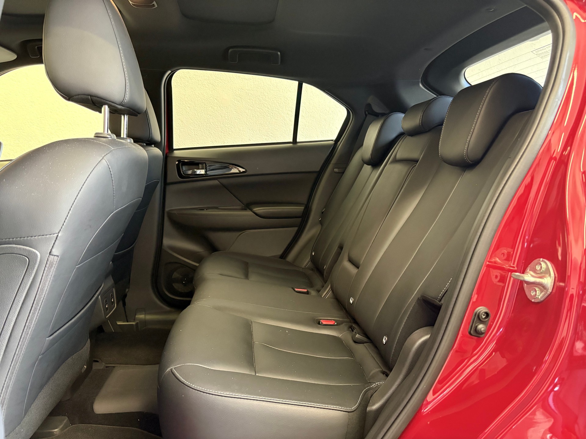 MITSUBISHI Eclipse Cross 2.4 PHEV Style Business 4WD-image-26