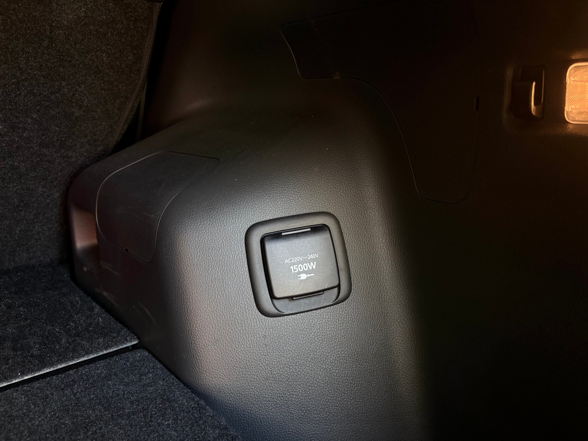 MITSUBISHI Eclipse Cross 2.4 PHEV Style Business 4WD-image-29