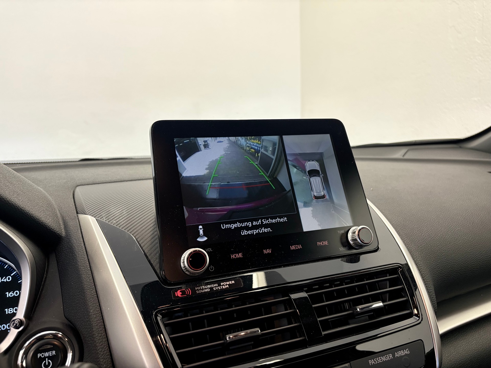 MITSUBISHI Eclipse Cross 2.4 PHEV Style Business 4WD-image-22